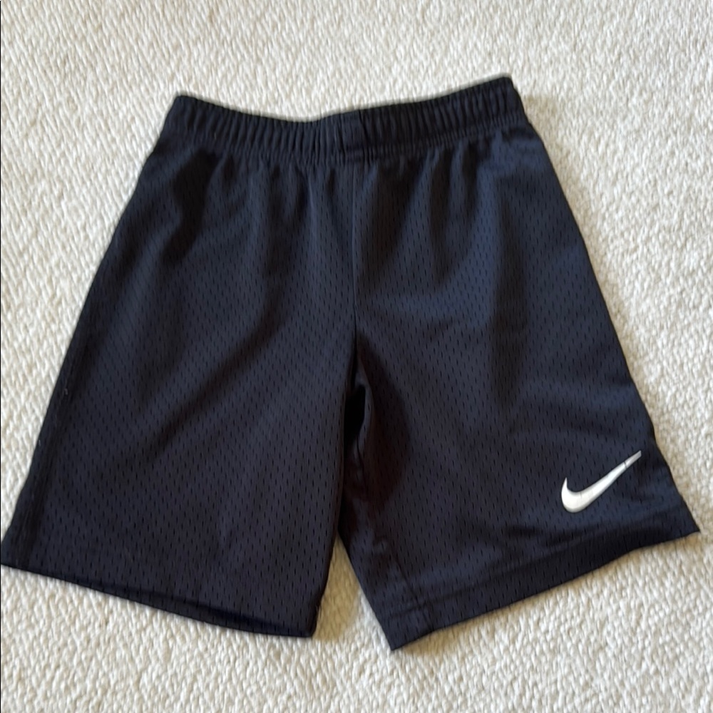 Nike boys black dry fit shorts size 7 set of 2 - Picture 4 of 4